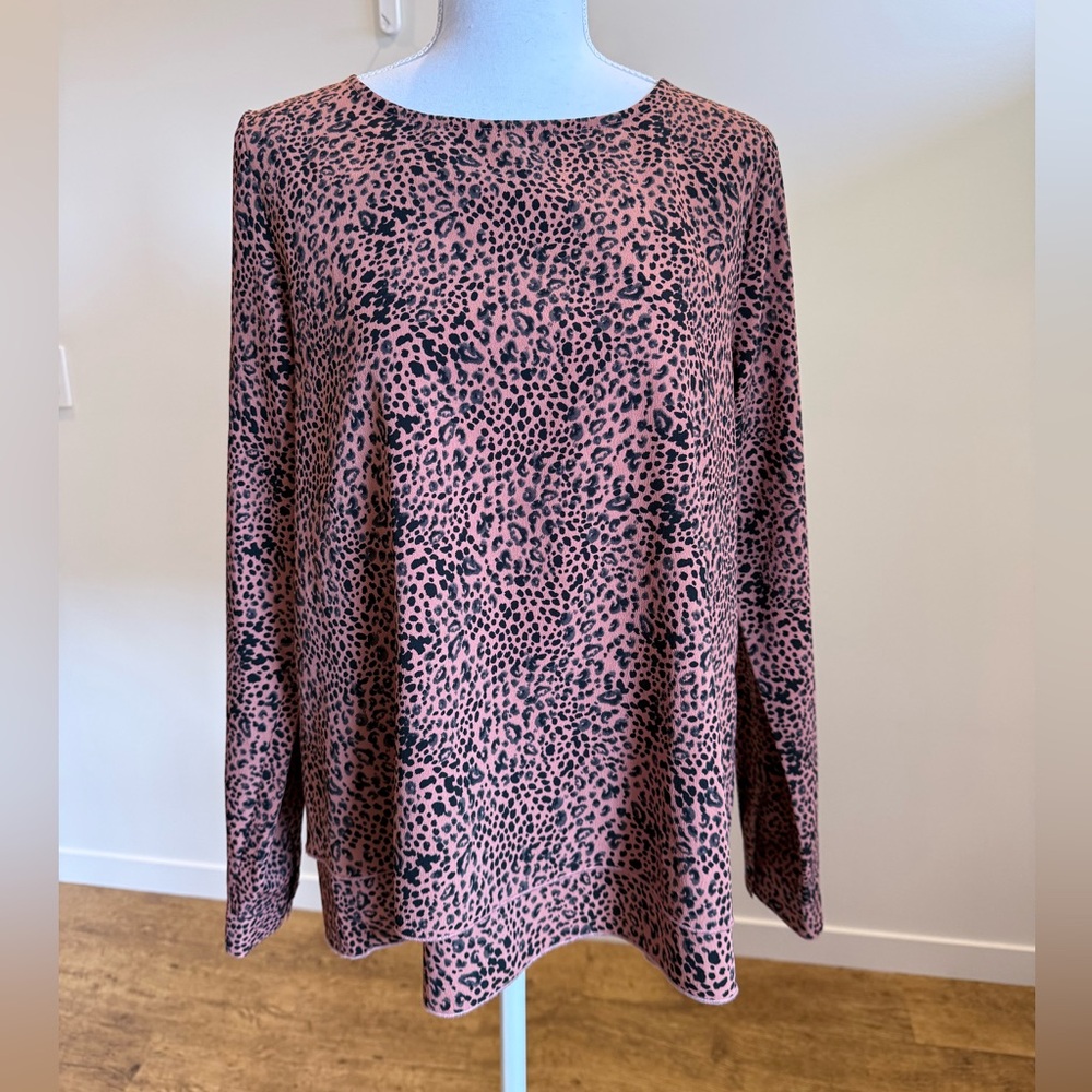 Nordic Bazaar Leopard Print Blouse Size Large Business Casual Corporate Girlie